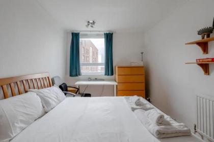 Central 2BD Flat with Balcony - Shoreditch - image 6