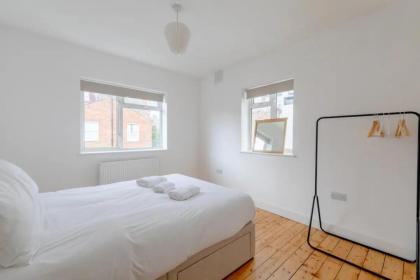 Bright 2BD Flat - 4 min walk to Hampstead Heath - image 10