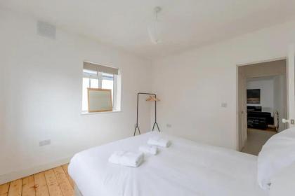 Bright 2BD Flat - 4 min walk to Hampstead Heath - image 13