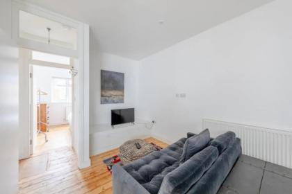 Bright 2BD Flat - 4 min walk to Hampstead Heath - image 14