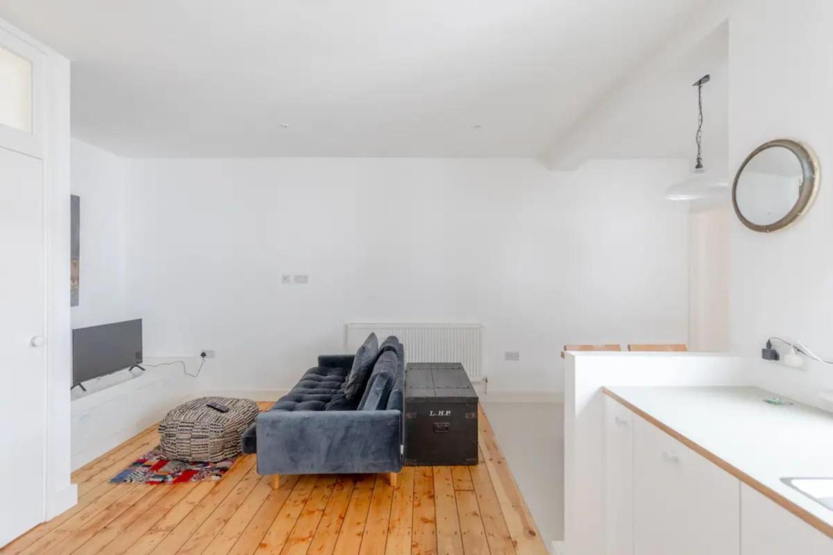 Bright 2BD Flat - 4 min walk to Hampstead Heath - image 4