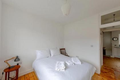 Bright 2BD Flat - 4 min walk to Hampstead Heath - image 6