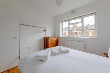 Bright 2BD Flat - 4 min walk to Hampstead Heath - image 9