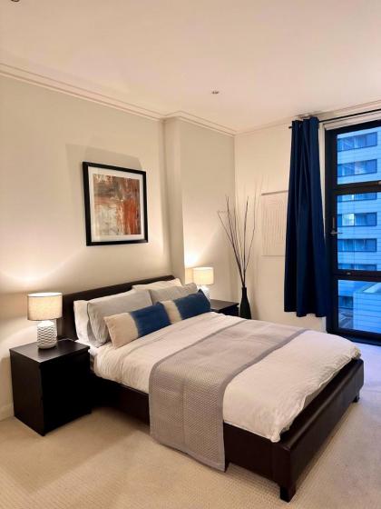 NEW Spacious One Bed Apartment Near Canary Wharf - image 7