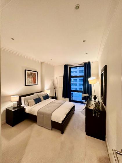 NEW Spacious One Bed Apartment Near Canary Wharf - image 8