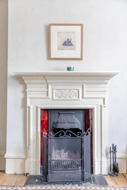 Timeless Victorian 1BD Flat - Fulham - image 15