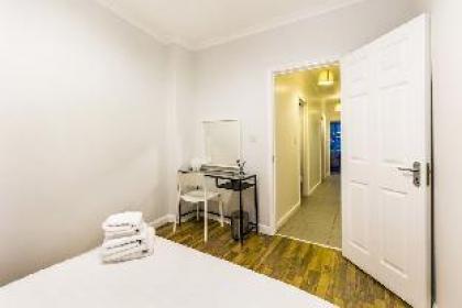 Fast Wifi | Pet-friendly | Sleeps 4 - image 4