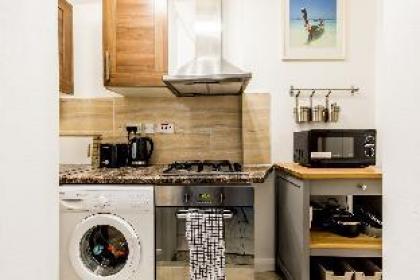 Fast Wifi | Pet-friendly | Sleeps 6 - image 4