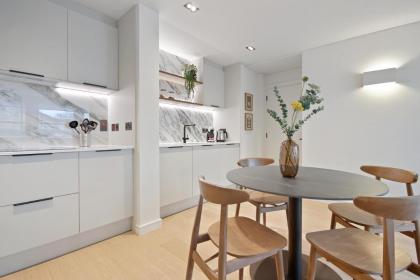 Bow Lane by Q Apartments - image 10