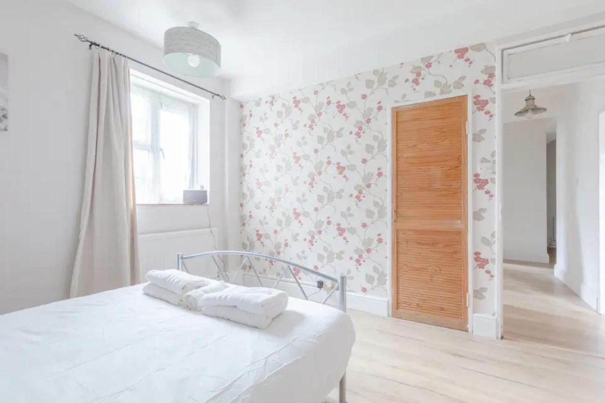 Central & Spacious 1BD - Camden Town - main image