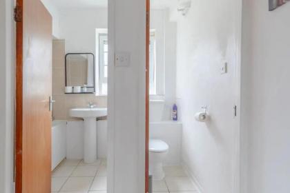 Central & Spacious 1BD - Camden Town - image 18