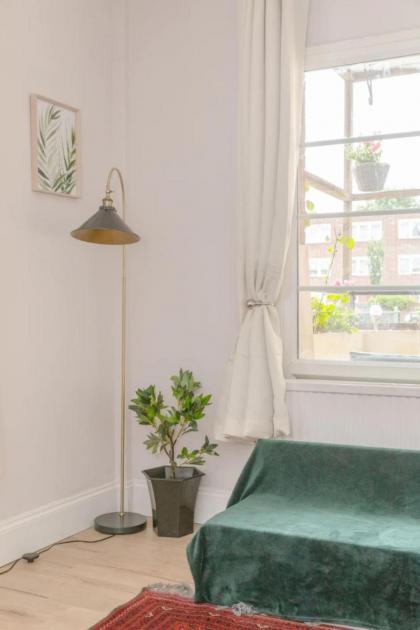 Central & Spacious 1BD - Camden Town - image 5