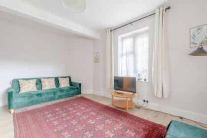 Central & Spacious 1BD - Camden Town - image 8