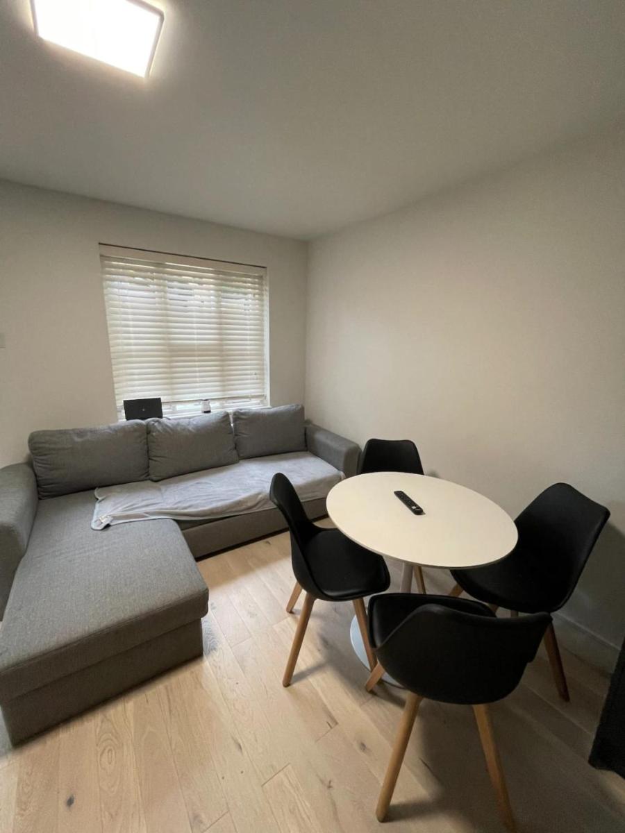 Modern & Compact 1BD Flat - Caledonian Road - image 5