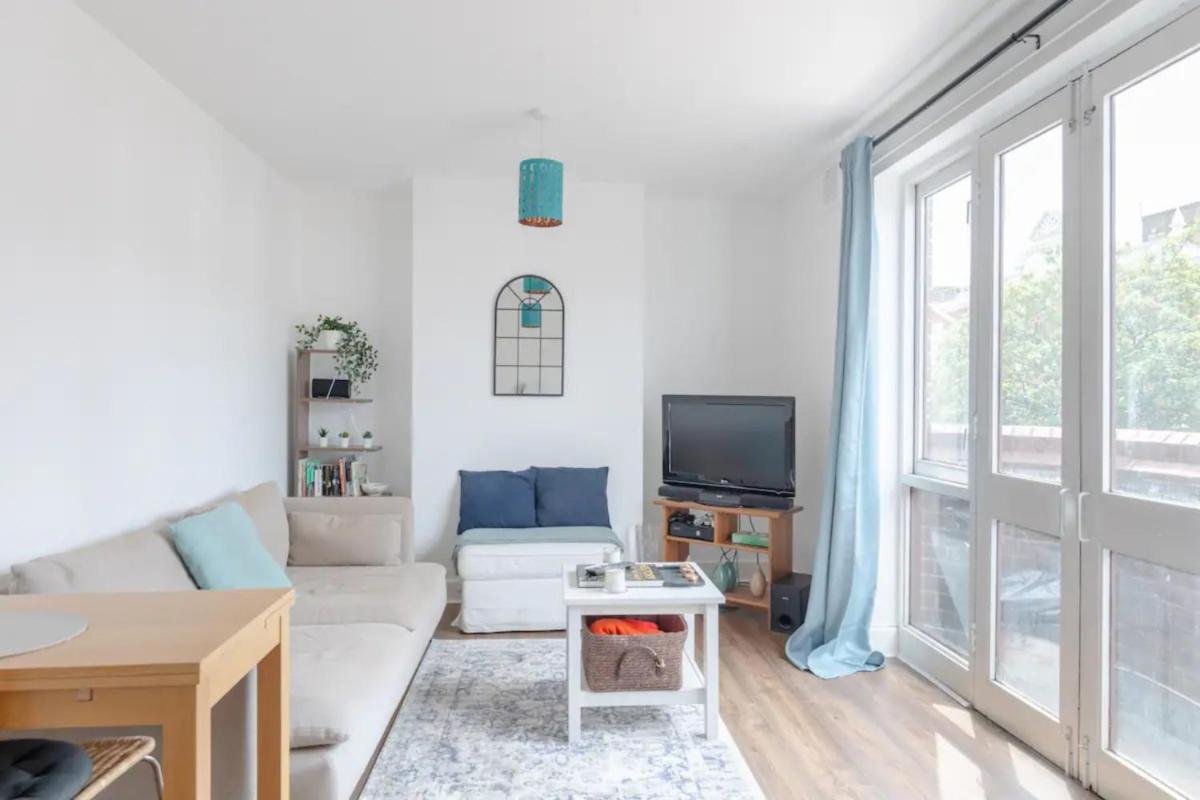 Bright & Calming 1BD Flat - Islington - main image