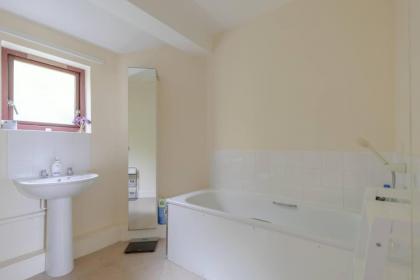 Bright & Calming 1BD Flat - Islington - image 12