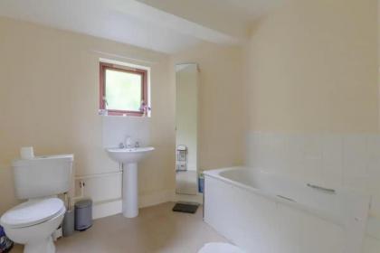 Bright & Calming 1BD Flat - Islington - image 14