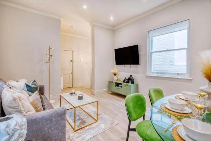 Marble Arch Suite 2-Hosted by Sweetstay London