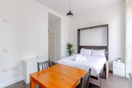 Incredibly Located Studio Flat - Camden Town - image 18