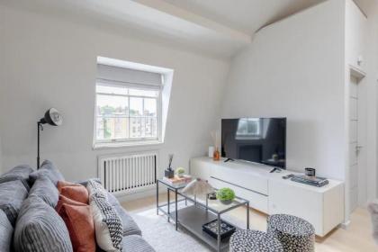 Stylish 1BD Flat 5 Mins to Harrods- Knightsbridge - image 3