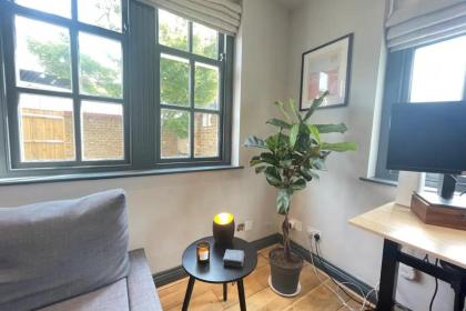 Contemporary 1BD Flat wGarden - Whitechapel - image 11