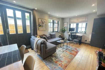 Contemporary 1BD Flat wGarden - Whitechapel - image 13