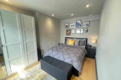 Contemporary 1BD Flat wGarden - Whitechapel - image 4