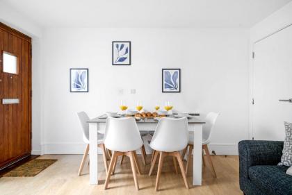 Terrace & King's Cross - City Apartment - image 12