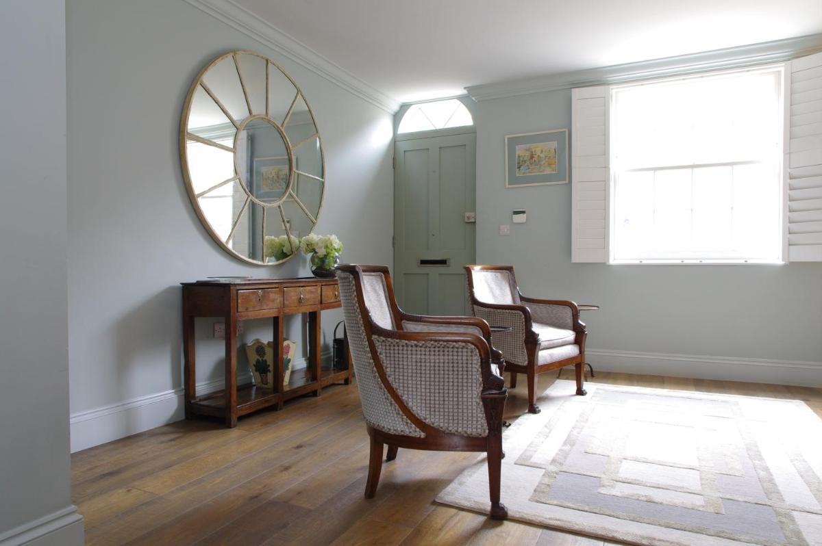 Elegant Chelsea Town House near Sloane Square - image 4