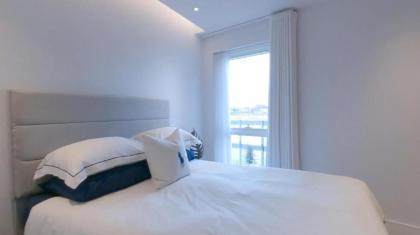 Chelsea Harbour 2-Bed Apartment in London - image 17