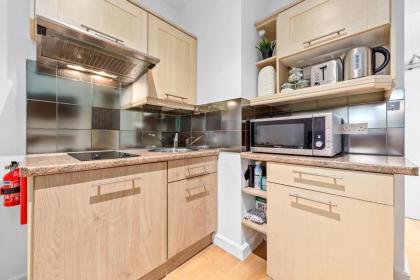 Serviced Studio Flat in Paddington London W2 - image 4