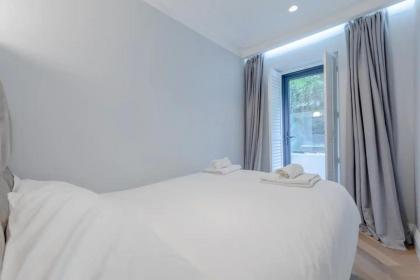 Beautifully Refurbished 2BD Flat - Earl's Court! - image 12