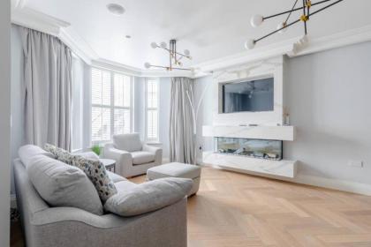 Beautifully Refurbished 2BD Flat - Earl's Court! - image 16