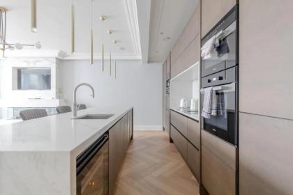 Beautifully Refurbished 2BD Flat - Earl's Court! - image 17