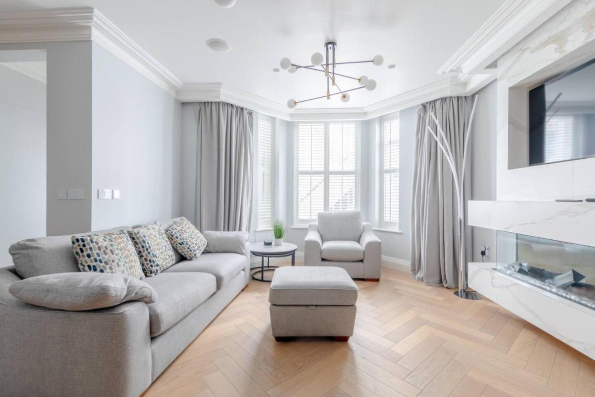 Beautifully Refurbished 2BD Flat - Earl's Court! - image 4