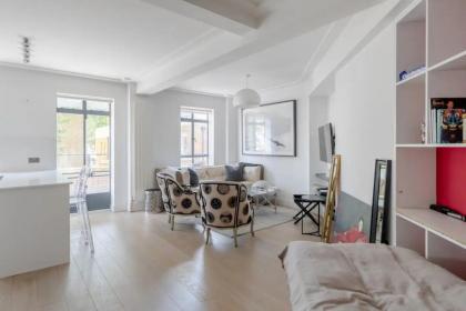 Sleek & Stylish 1BD Flat w balcony - Kings Road - image 17