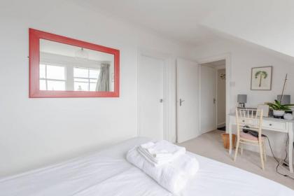 Top Floor 1BD Flat with Balcony - Ladbroke Grove - image 20