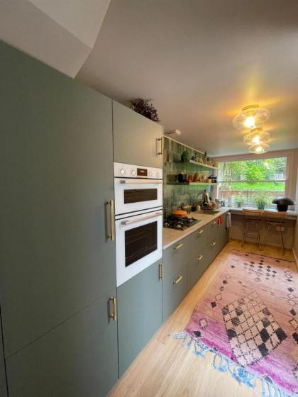 Luxury 2BD Flat wPrivate Garden - Kentish Town! - image 3