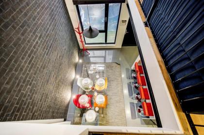 Shoreditch 3-Storey Maisonette - by Living Elite Apartments - image 7