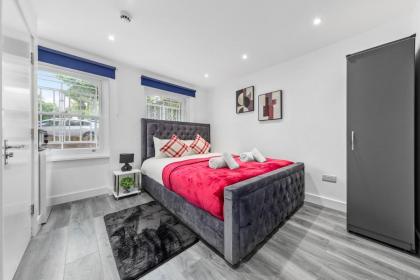 Serviced Ensuite Room Finsbury Park London N19 - image 4