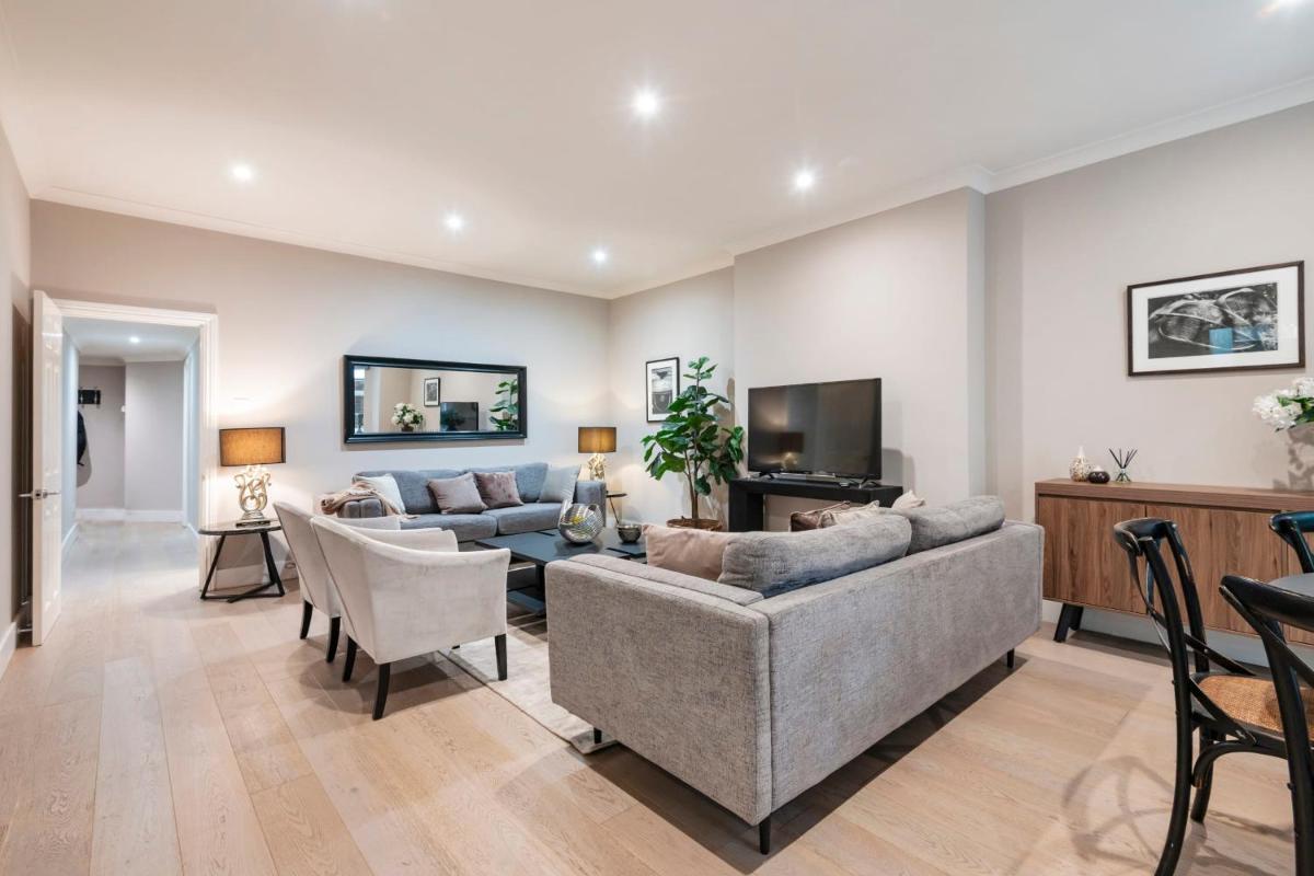 Hampstead Garden Flat-Hosted by Sweetstay - main image