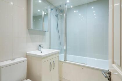 Hampstead Garden Flat-Hosted by Sweetstay - image 19