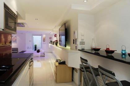 Iffley Apartment 1 - image 10