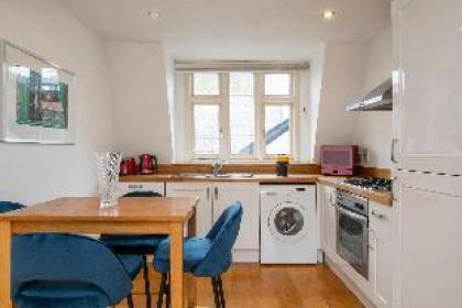 Comfy 2BR Hub in Central Fitzrovia - image 13