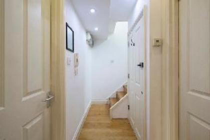 Comfy 2BR Hub in Central Fitzrovia - image 5