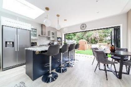 The West Ealing Villa - image 4