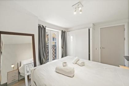 Monthly Stays! 2 Bed Stunning Riverside Apartment - image 8