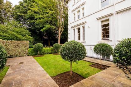 2 Bed with Garden views Hampstead - image 2