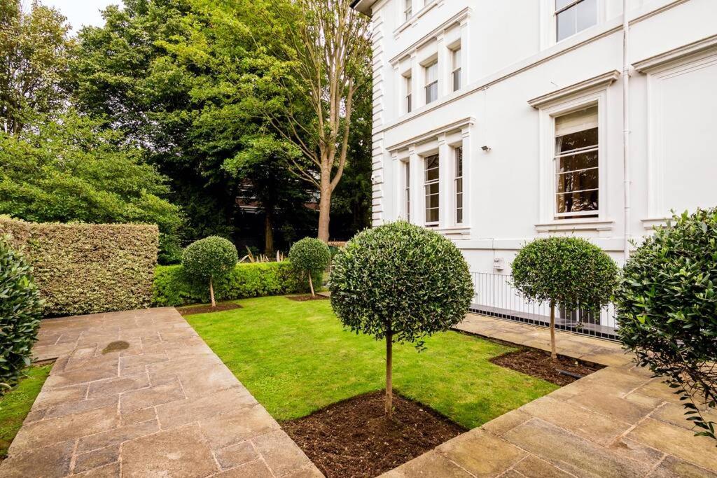 2 Bed with Garden views Hampstead - image 2