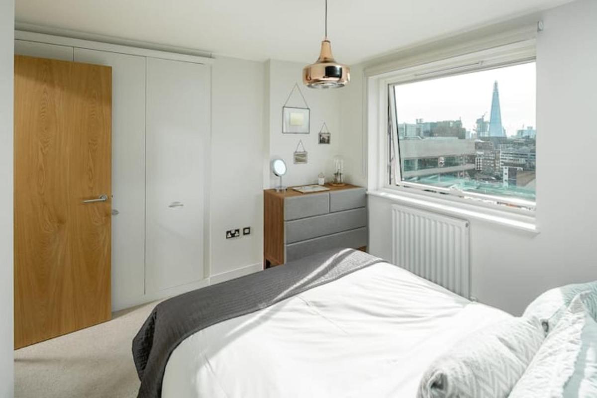 Chic 1 Bedroom Apartment with view of Shard - main image